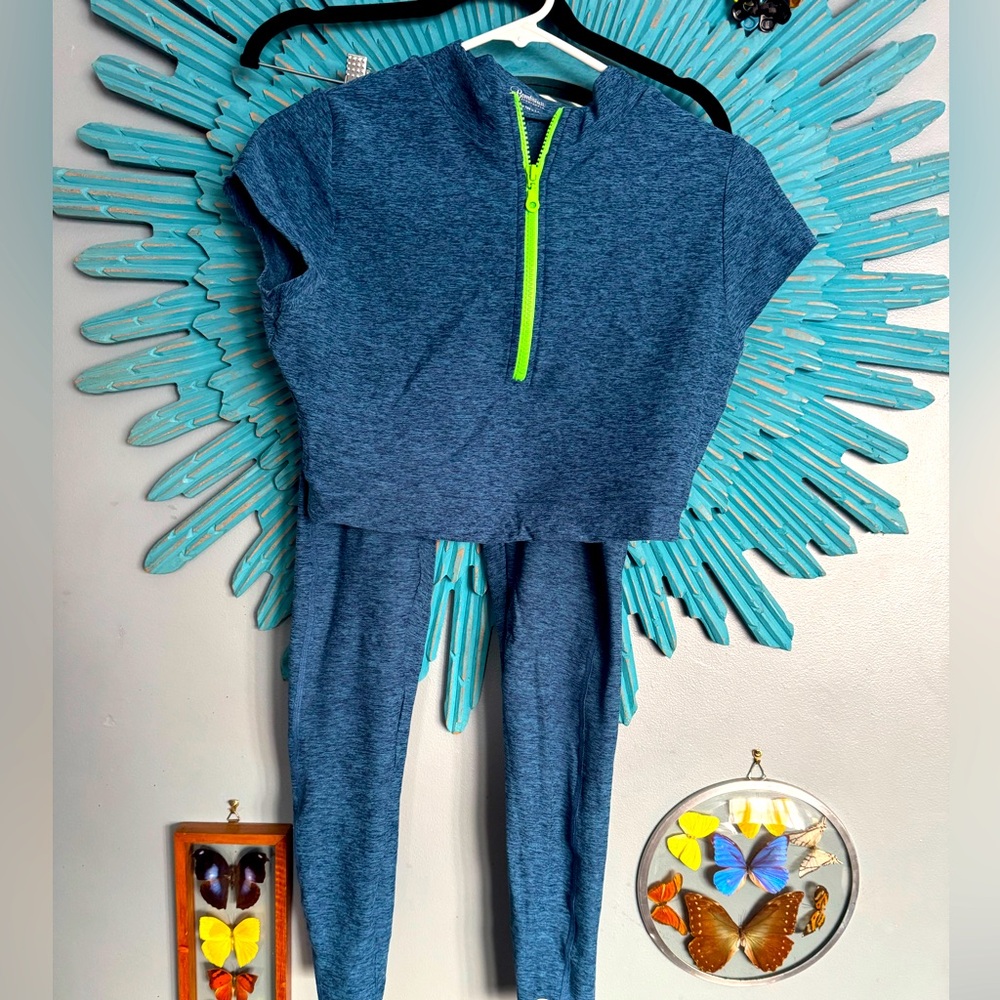 Bombshell sportswear Heather blue set with neon green zipper accent